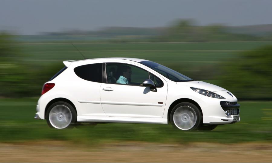  Peugeot 207 GTi THP 175 2008 года  (фото 30 из 49)